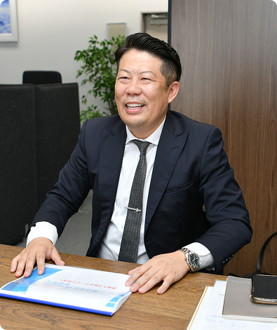インタビューに応じるok familiar代表取締役社長 奥井亮